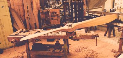 i_0Auswahl_1200px-World_War_I_wooden_propeller.jpg